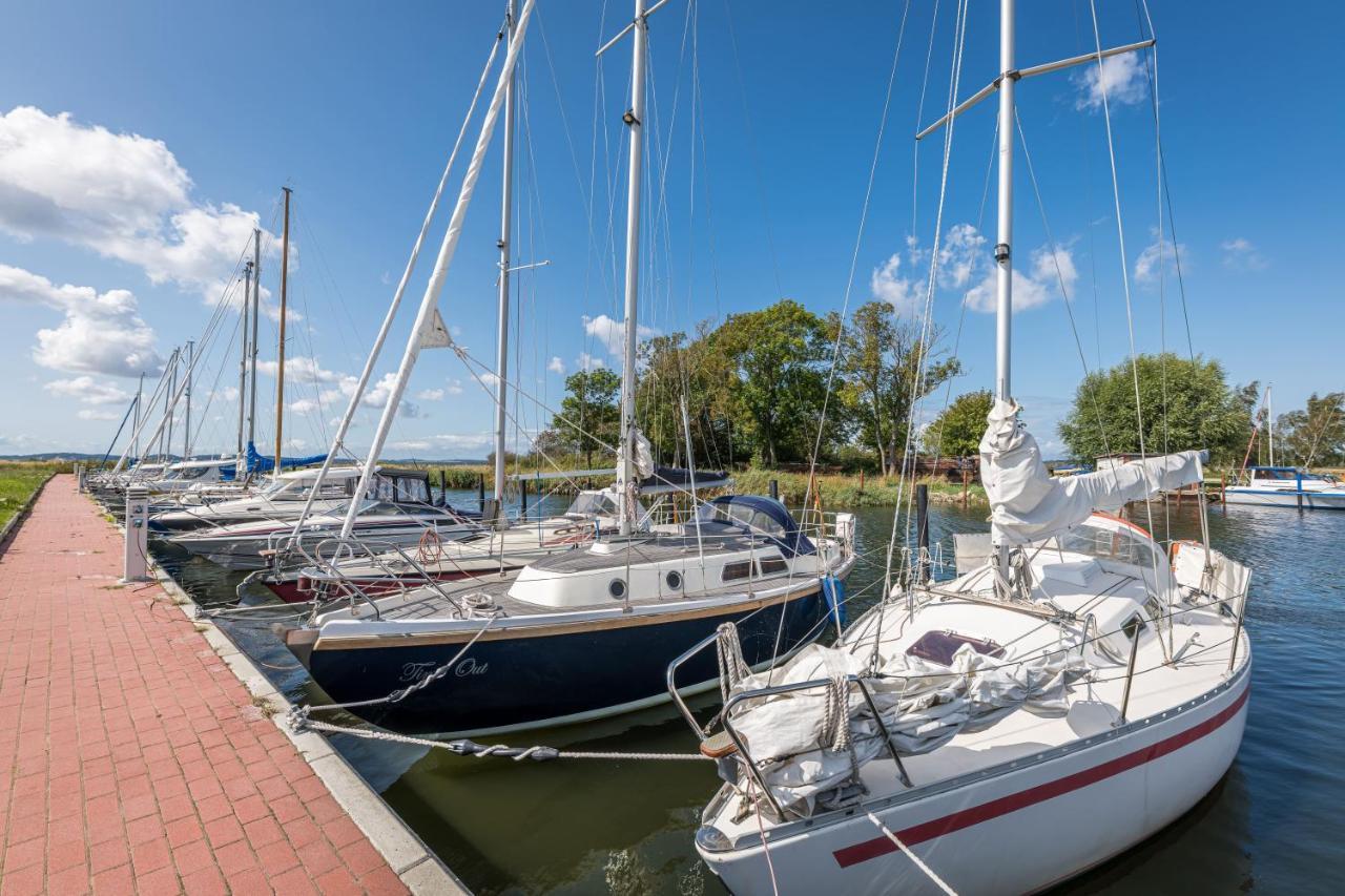 Marina Martinshafen Hotel Sassnitz Bagian luar foto