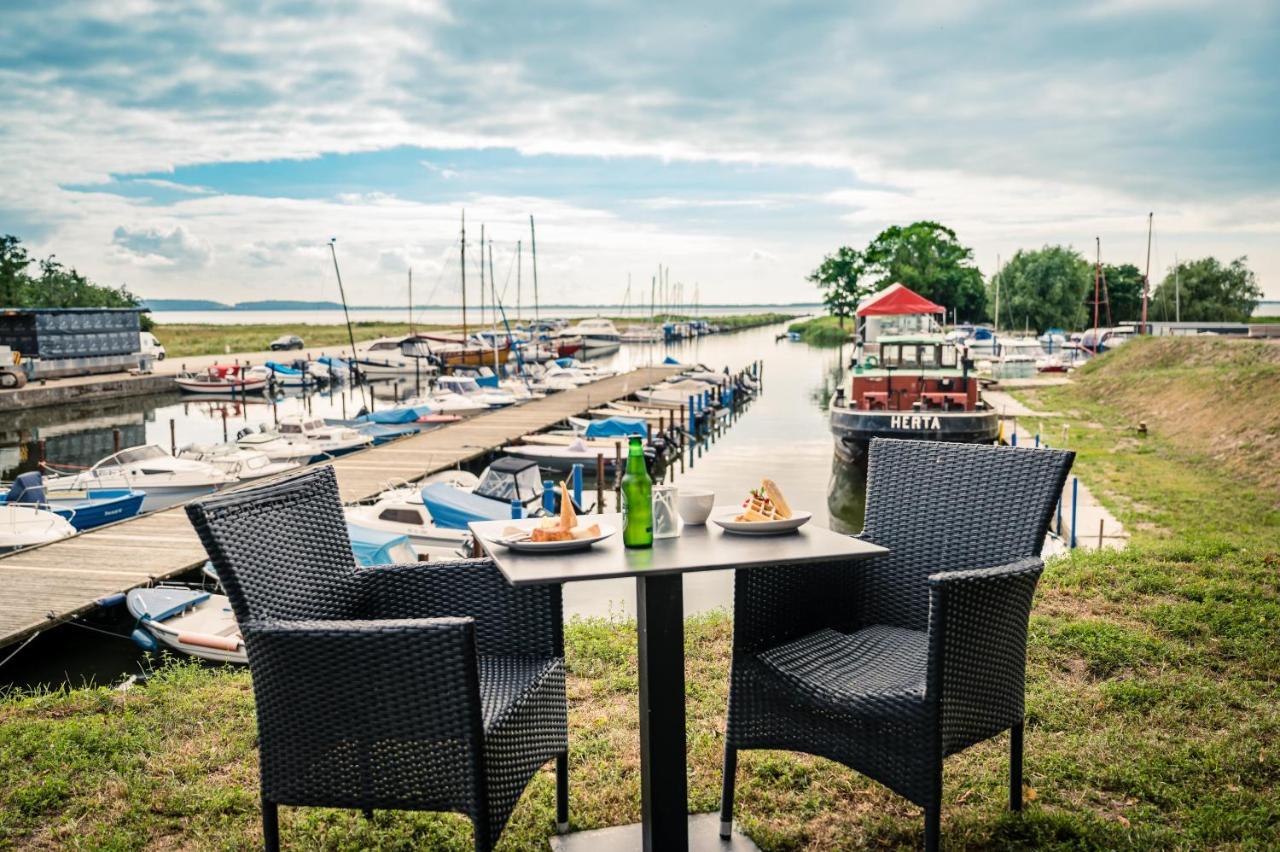 Marina Martinshafen Hotel Sassnitz Bagian luar foto