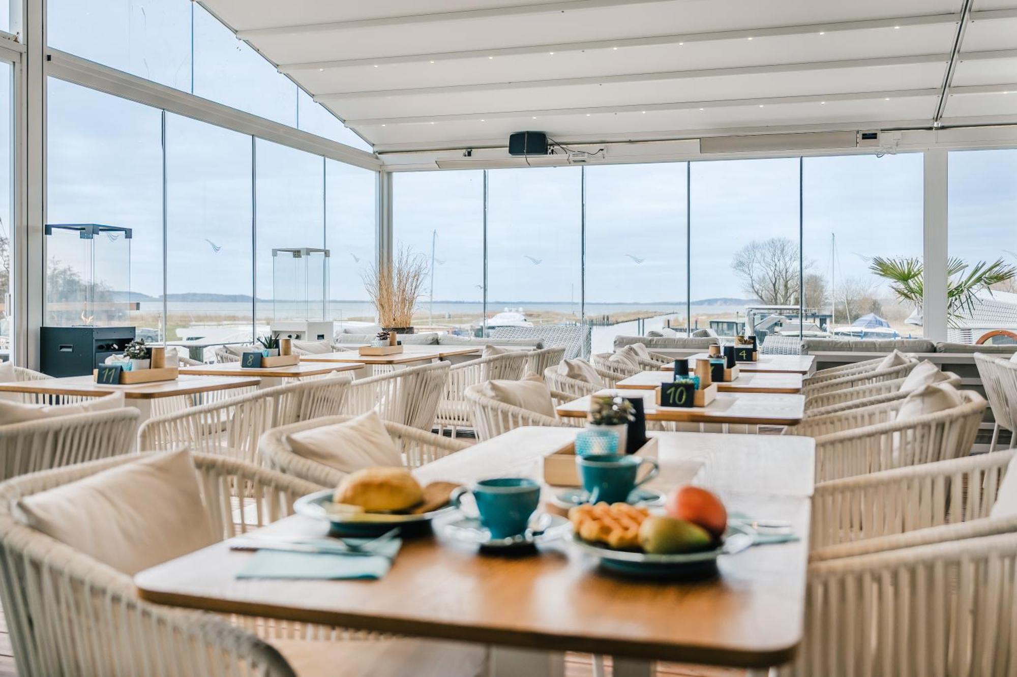 Marina Martinshafen Hotel Sassnitz Bagian luar foto